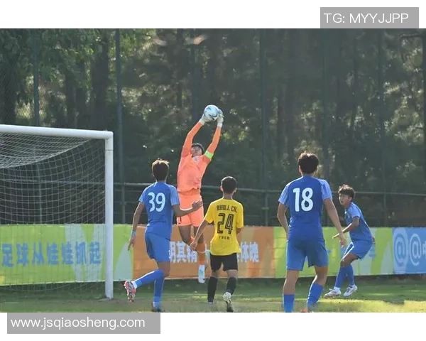 足球明星独特捏脚姿势揭秘助力他们在赛场上的表现与魅力 足球明星独特捏脚姿势揭秘助力他们在赛场上的表现与魅力